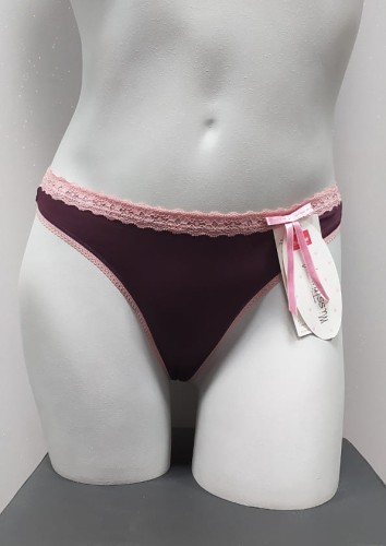 Triumph Miss Poetrypants string stringi z koronką.jpg
